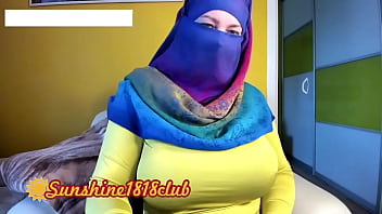 Curvy Middle Eastern Beauty In Hijab Teases On Cam November 2nd