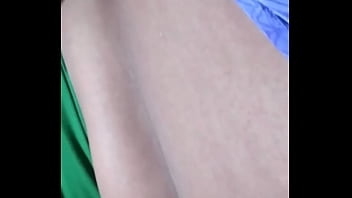 Tempting Desi Aunty Navel Tease