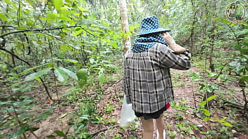 Desperate Thai Girl Squats In The Forest To Pee While Mushroom Picking, Asmr Moans In 4k