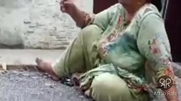 Sizzling Desi Aunty Puffs With Seductive Allure